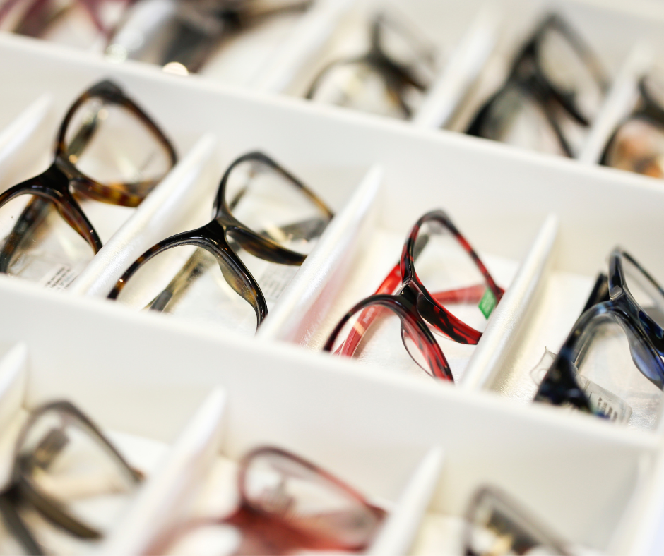 Multiple glasses in a eye glass tray